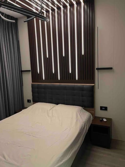 Ath Modern Homes - Luxury Apartment In The City Center 雅西 外观 照片