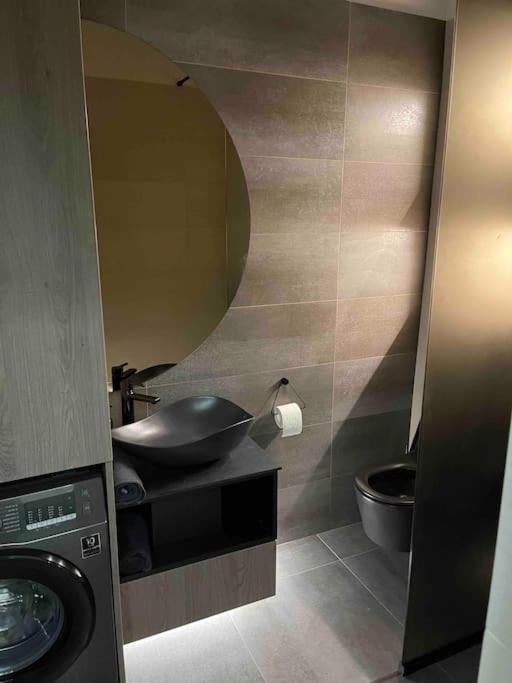Ath Modern Homes - Luxury Apartment In The City Center 雅西 外观 照片