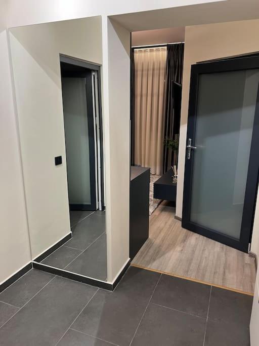 Ath Modern Homes - Luxury Apartment In The City Center 雅西 外观 照片